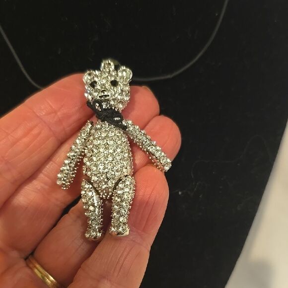 Sparkling Bear Pendant Necklace,Genuine AUSTRIAN CRYSTAL! NWOT - Picture 3 of 5
